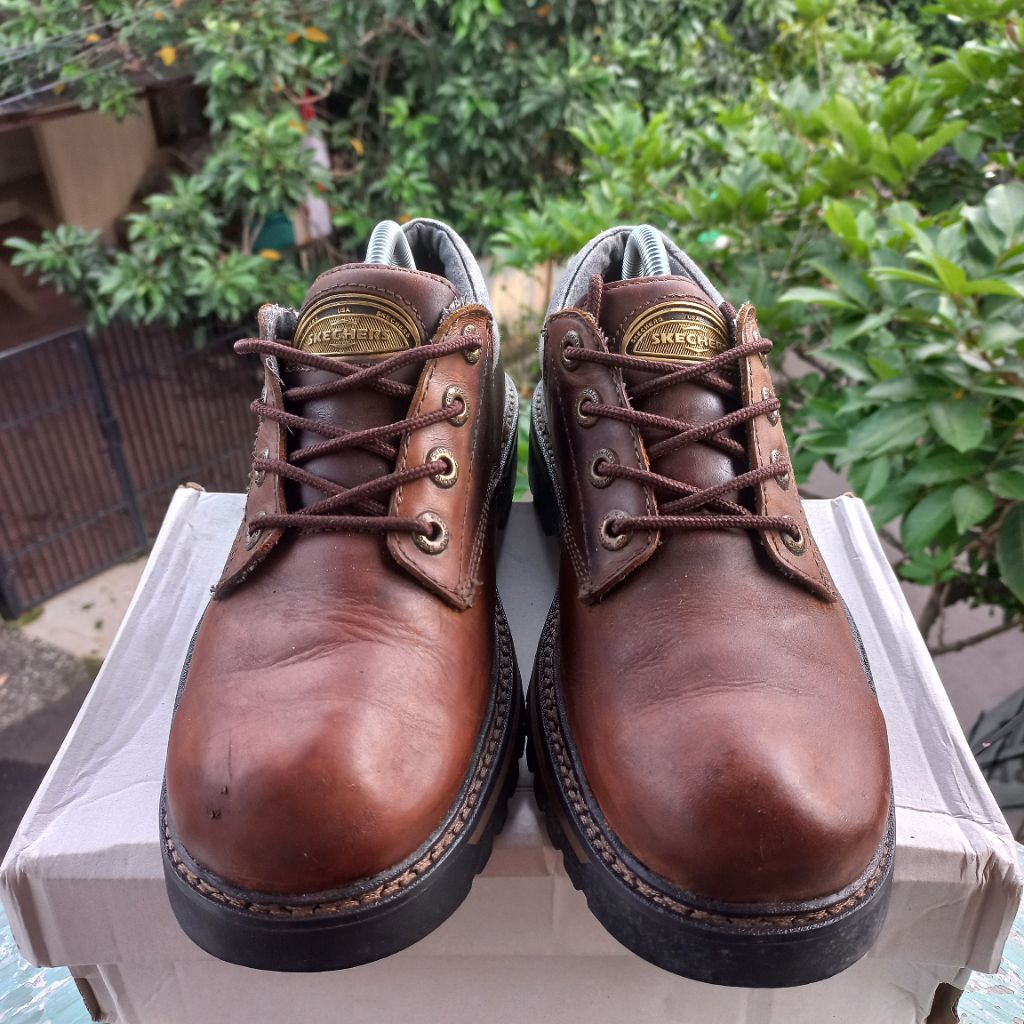 Sepatu skechers low boots size 42