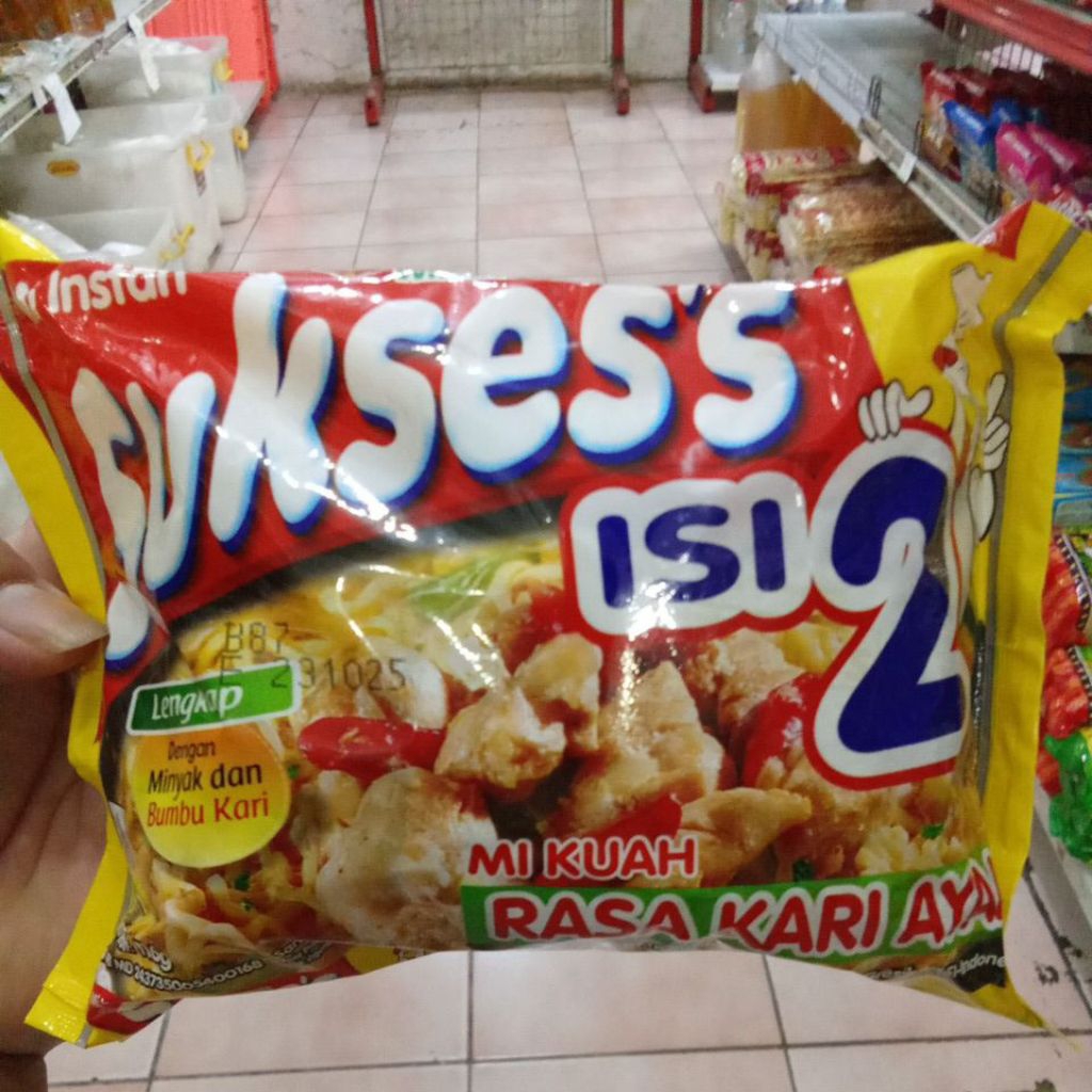 

Mie Instan Sukses's isi 2 Mi Kuah Rasa Kari Ayam 116gr