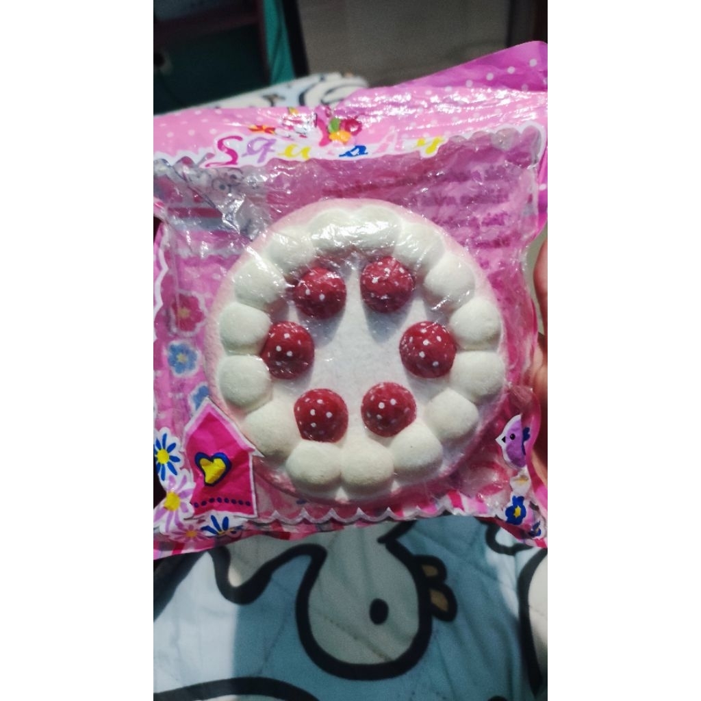 Squishy preloved Strawberry Cake