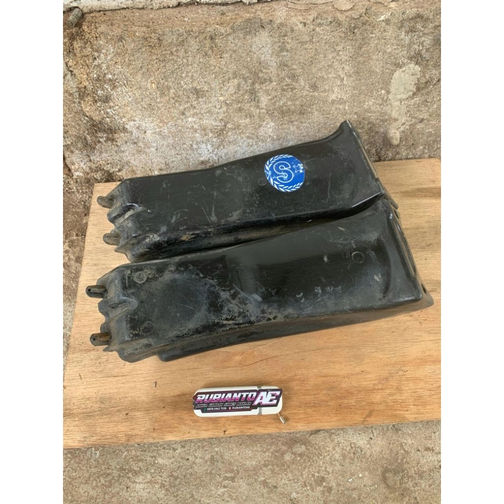 SAMBUNGAN SPAKBOR BELAKANG GL100 ORIGINAL