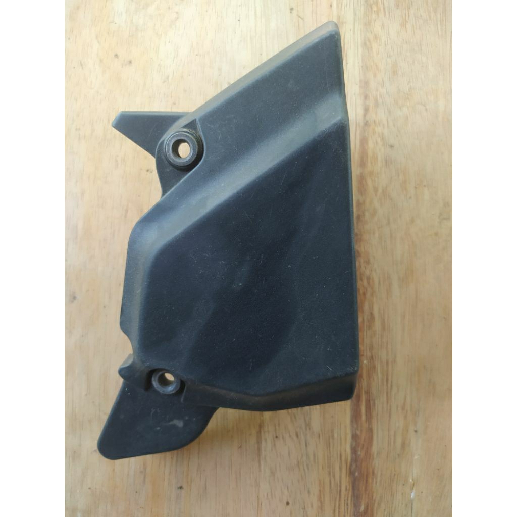 cover gir tutup gir depan Yamaha Byson