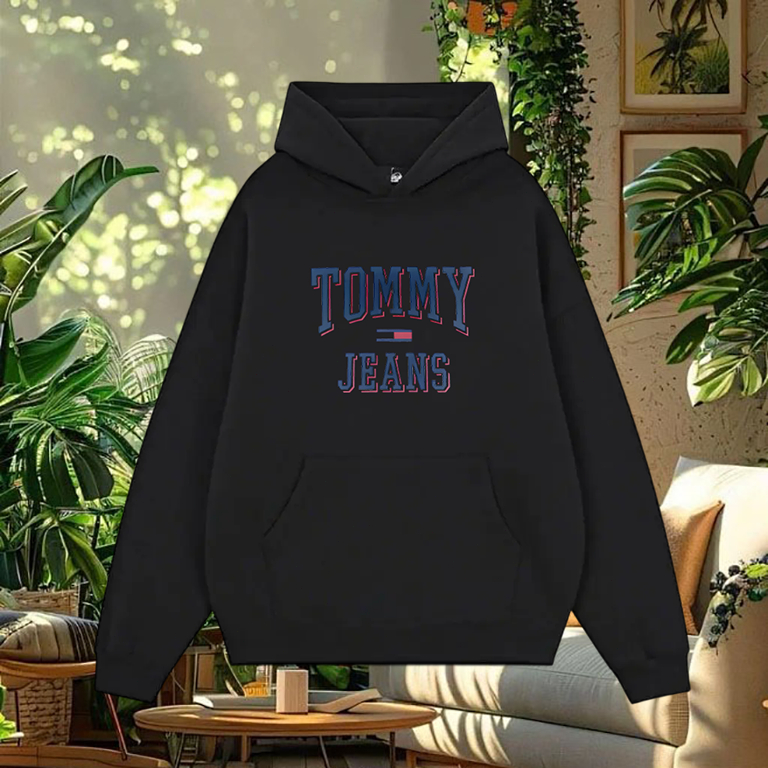 (COD) topi baju penjaga dengan logo Tommy Jeans yang mencolok, mode