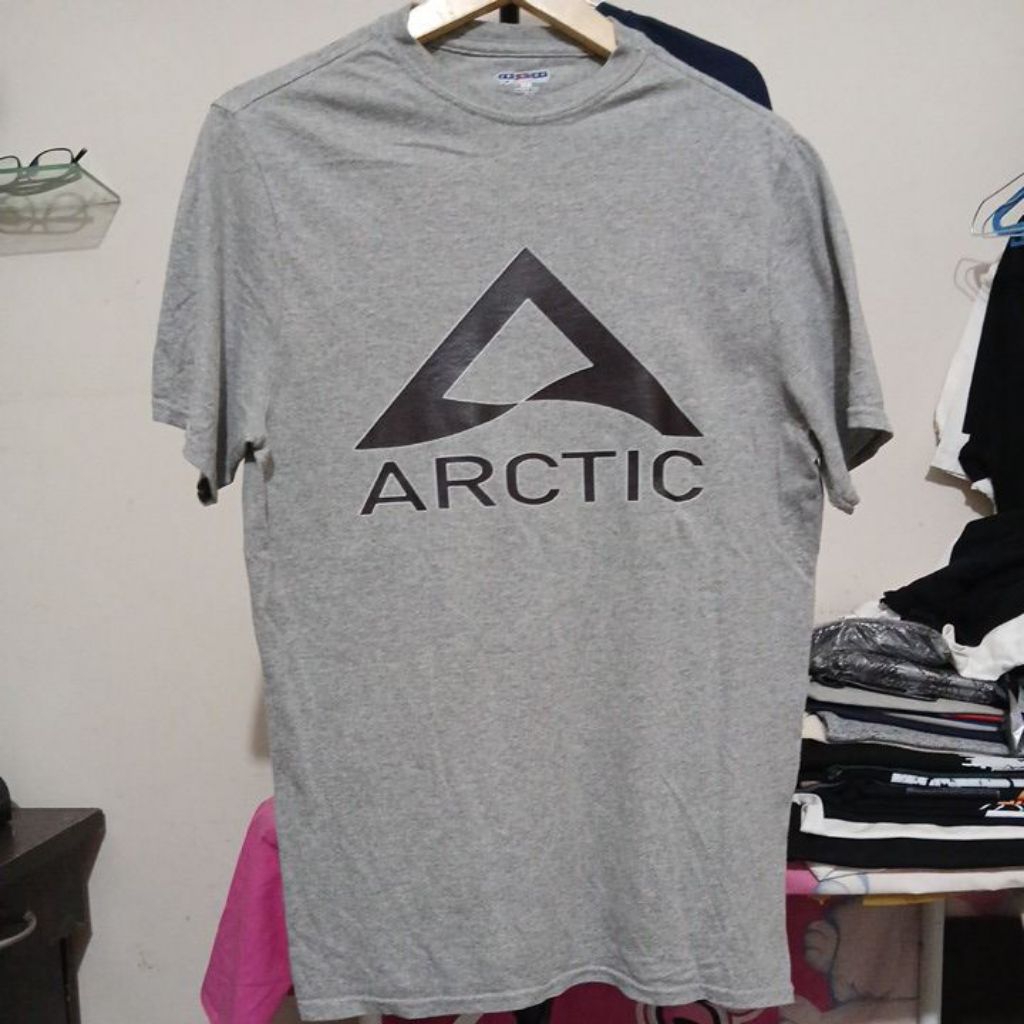 Kaos katun builtup JERZEES second Original warna abu size S LD 100cm Pjg 72cm mulus no minus