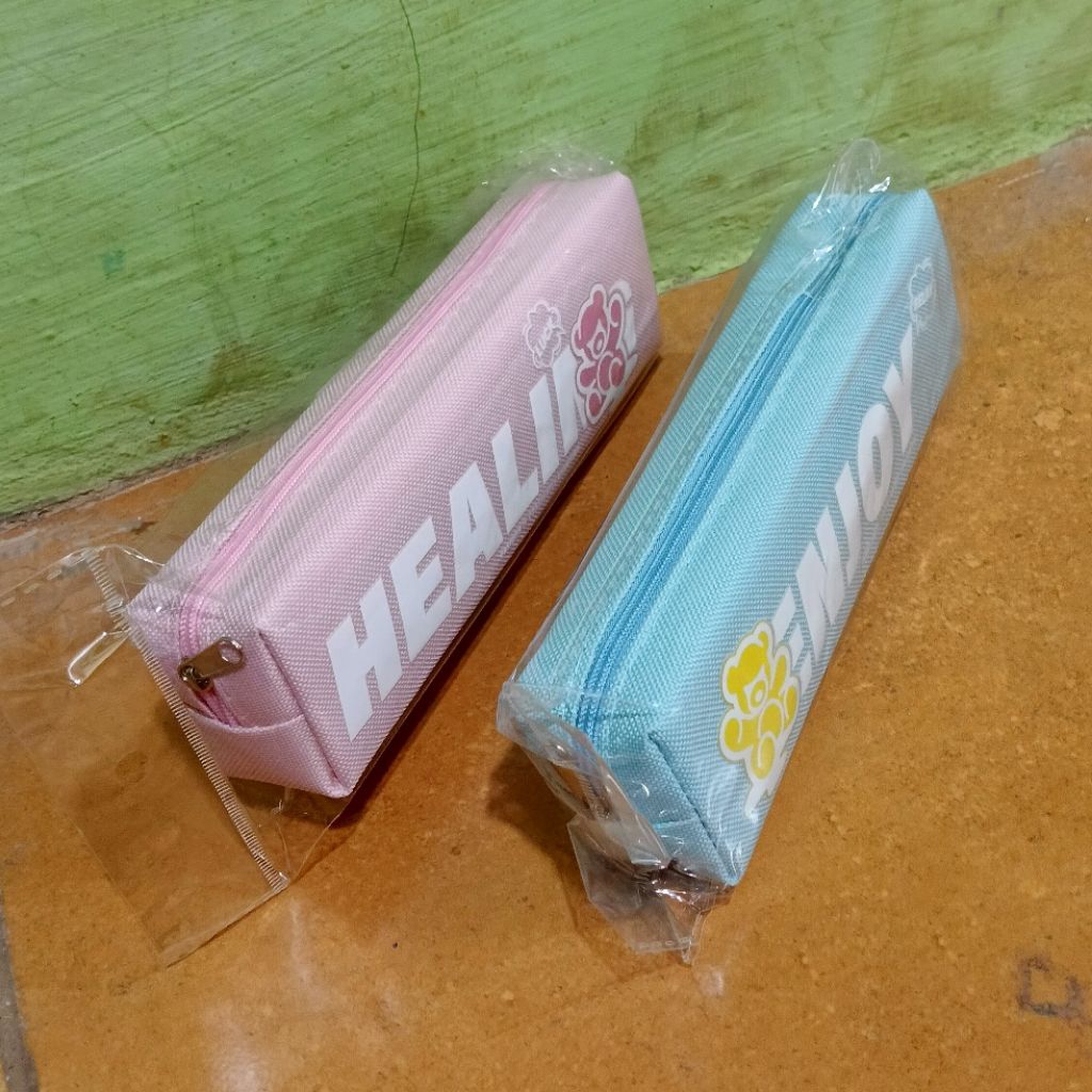 

1 Pcs Tempat Pensil Kain Resleting