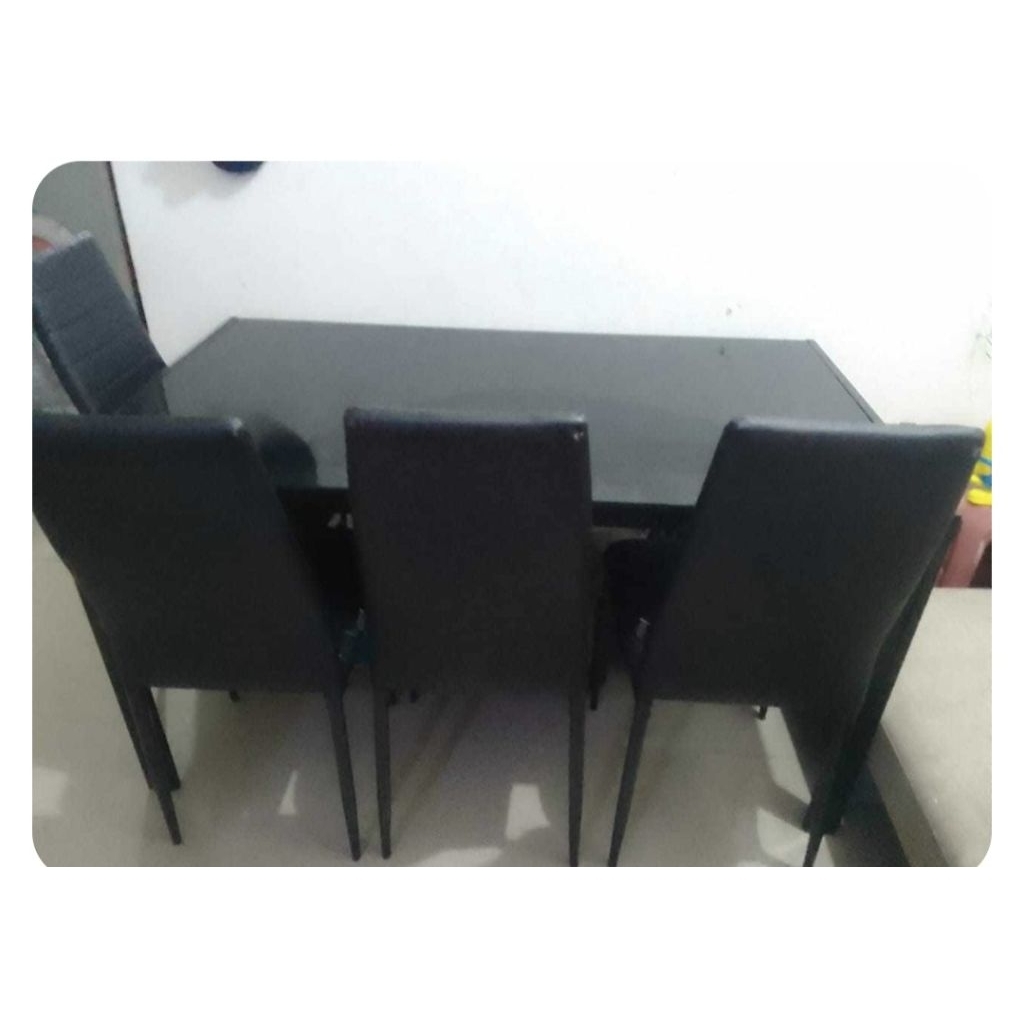 Meja Makan Bekas Informa