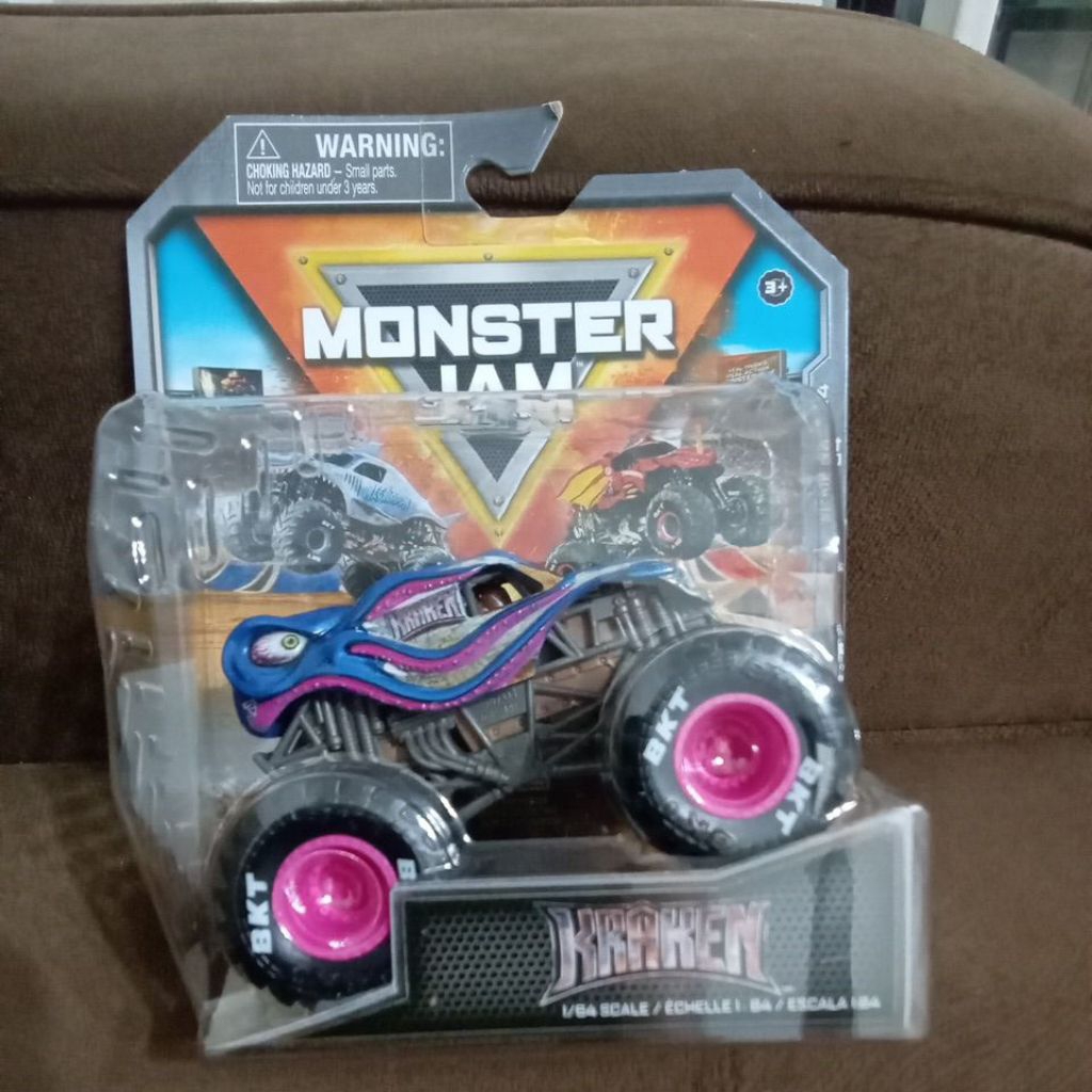 Kraken Monster Jam Skala 64 ungu
