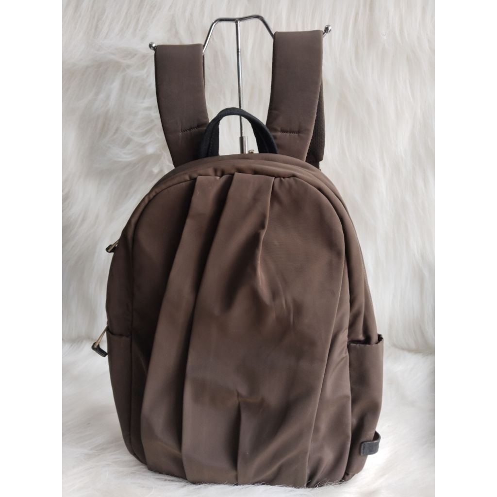 Preloved ransel wanita Samso nite , somsonet, samsonite, Red . tinggi 35cm, pjg 30cm, lebar 10 cm