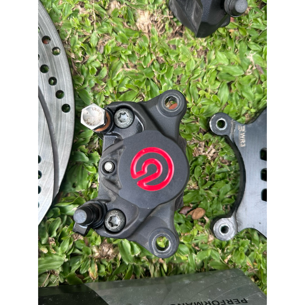 BREMBO 2P BLACK SECOND sama BRECKET