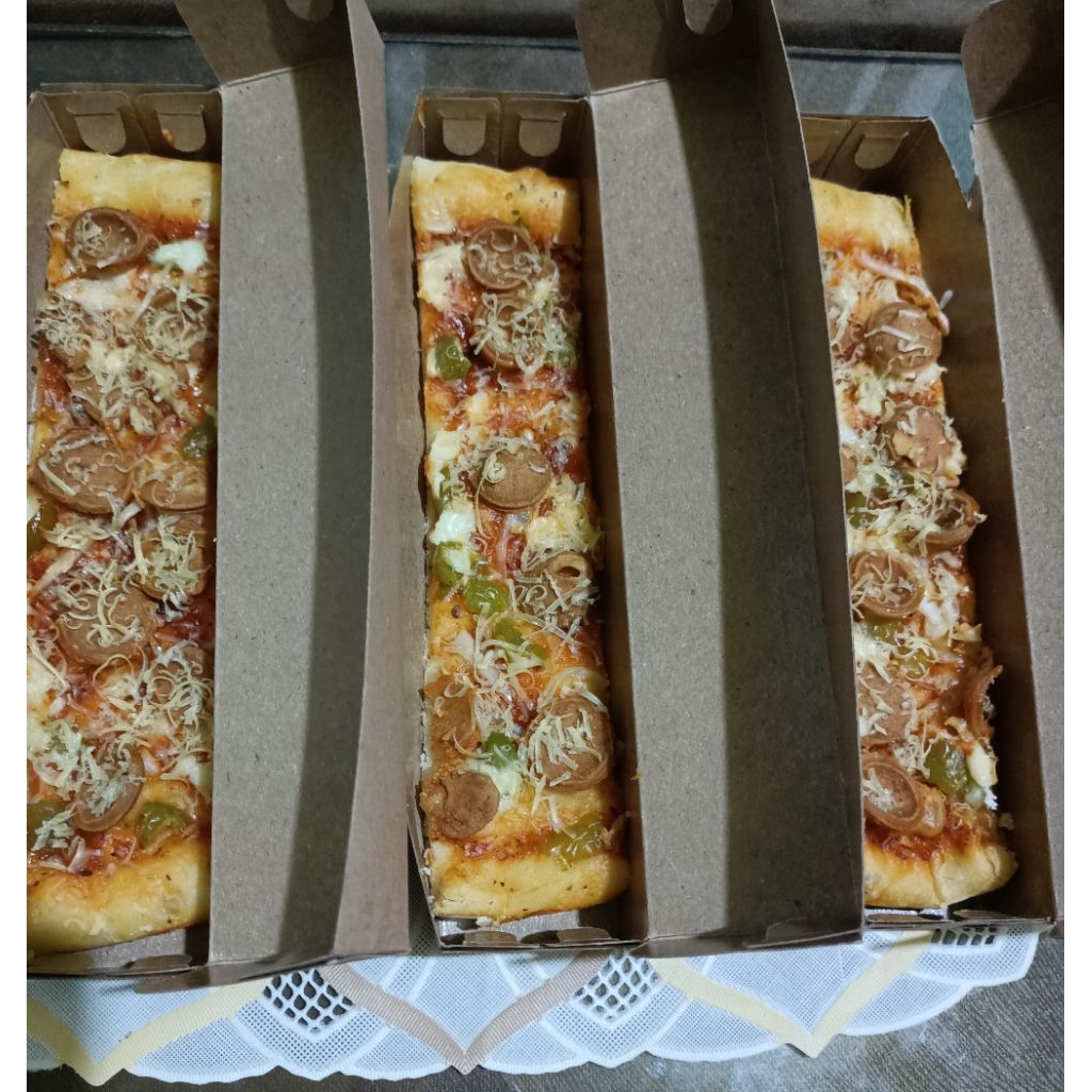 

LONG PIZZA 25cm 3 varian ( sosis, jamur, smoke beef)