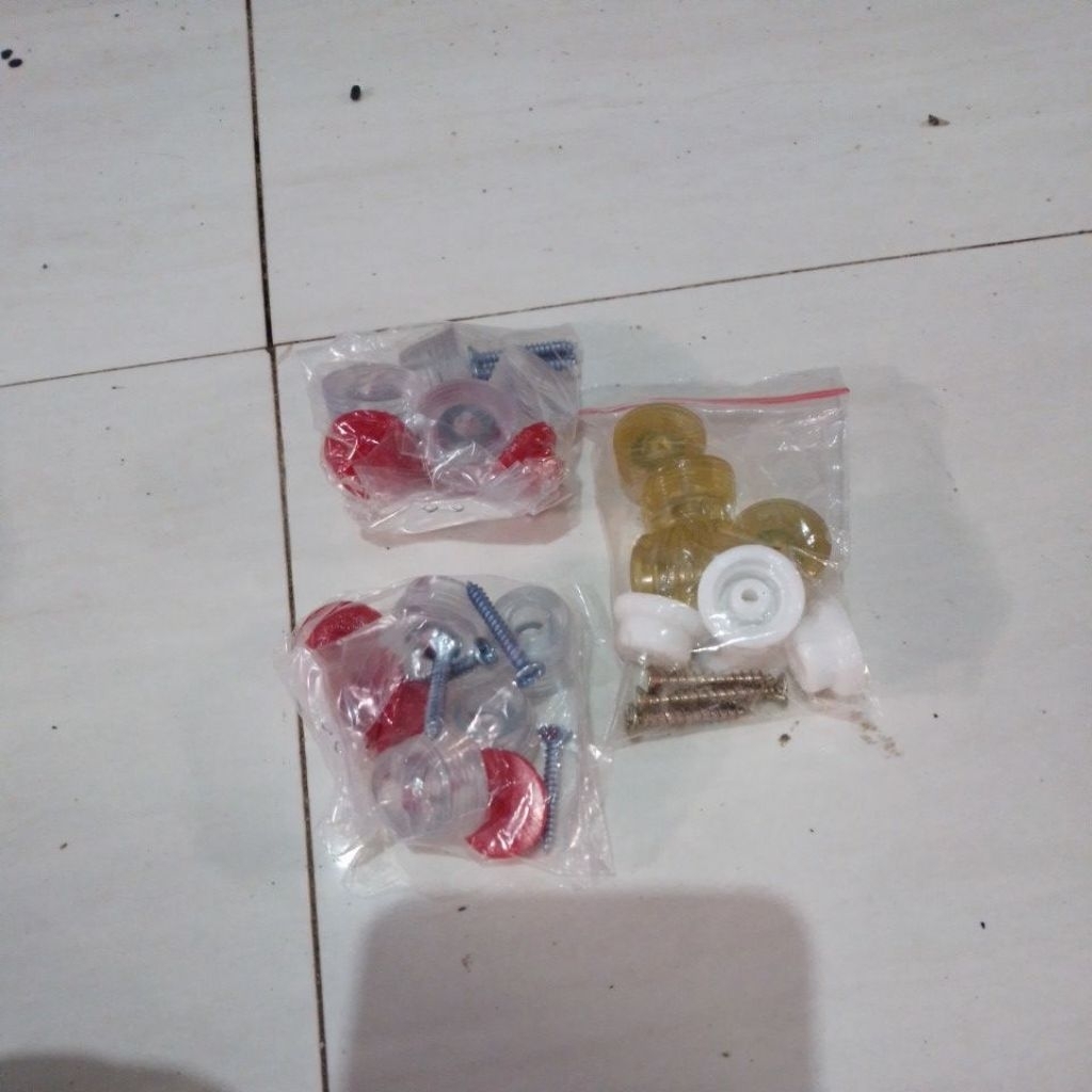 kaki karet sangkar kotak