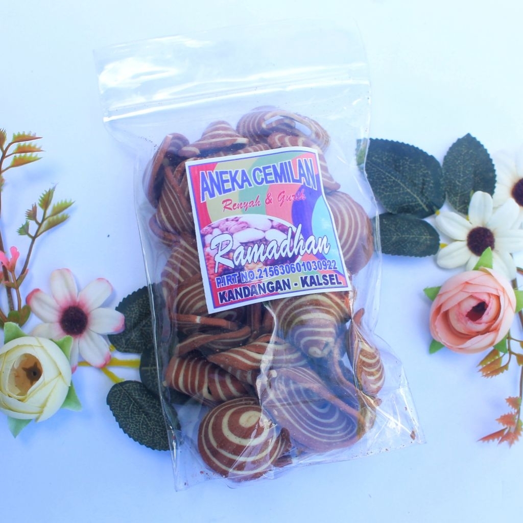 

Aneka Cemilan Kuping gajah khas kalsel Produksi Ramadhan