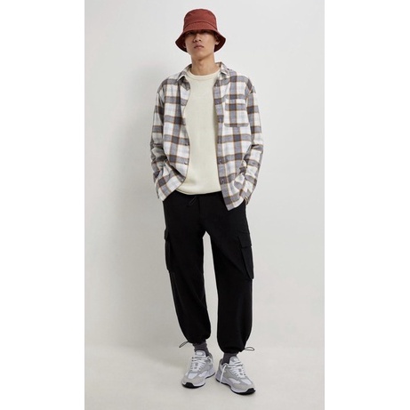 KODE X48R Flanel Uniqlo Chino Shortpants Cream Katun