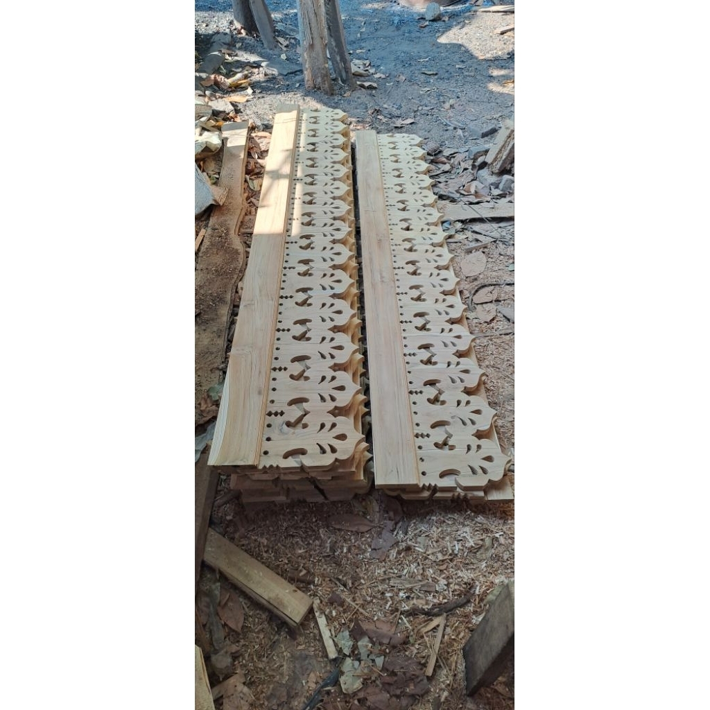 lisplang ukiran kayu jati ornamen atap rumah joglo jumbo