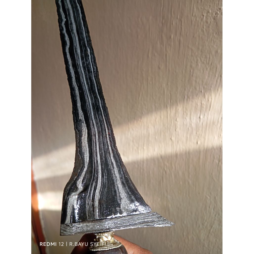 keris Pulanggeni pamor Tejo kinurung