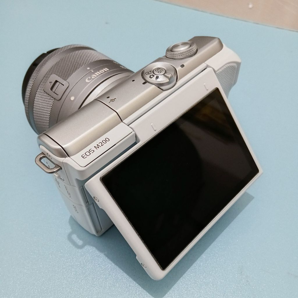 Kamera Mirrorless Canon EOS M200 KIT 15-45mm Second
