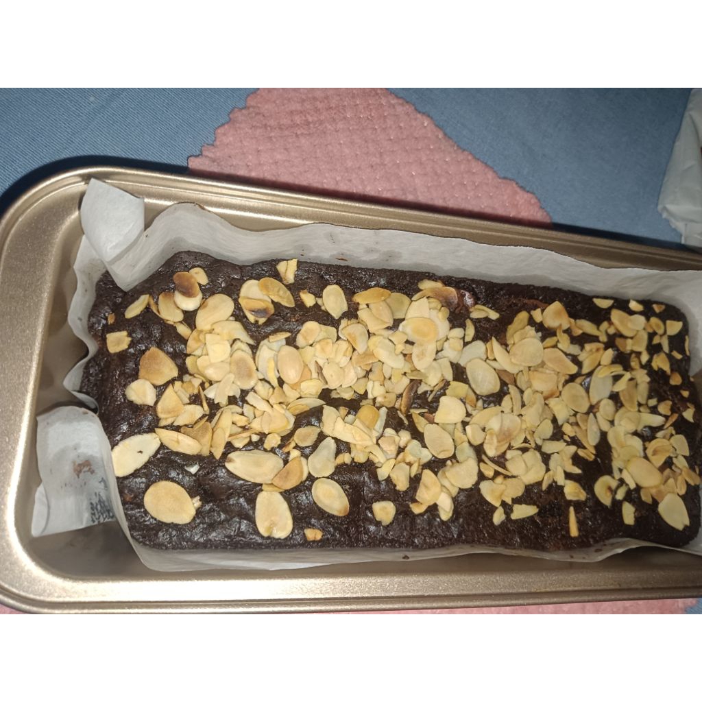 

brownies topping almond
