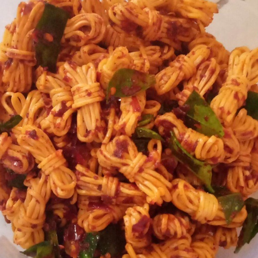 

Mie Gulung Pedas Daun Jeruk 500gr