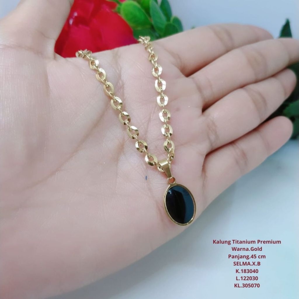 kalung titanium liontin batu hitam fashion  mewah