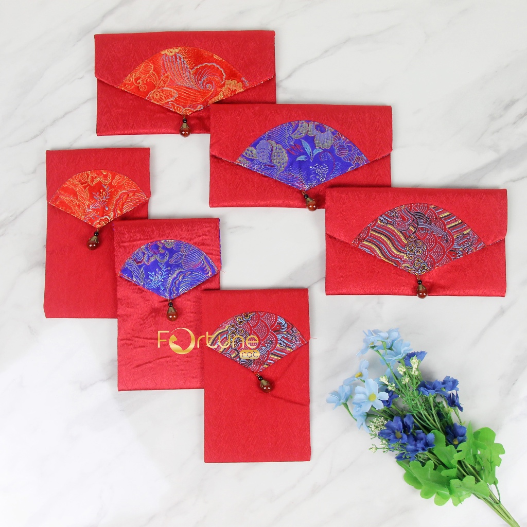 

Angpao Kain Imlek 2026 Fu Keberuntungan Dompet Gantungan Tebal Terbaru