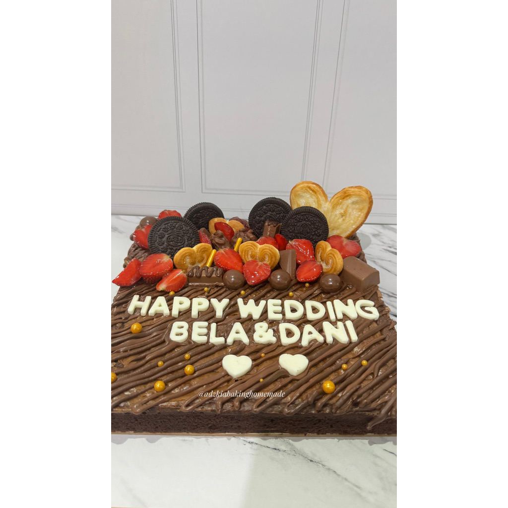 

BROWNIES HIAS ULANG TAHUN ll 22x22 cm