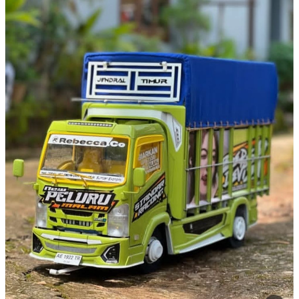 Miniatur truk oleng canter herex full variasi lampu dan terpal