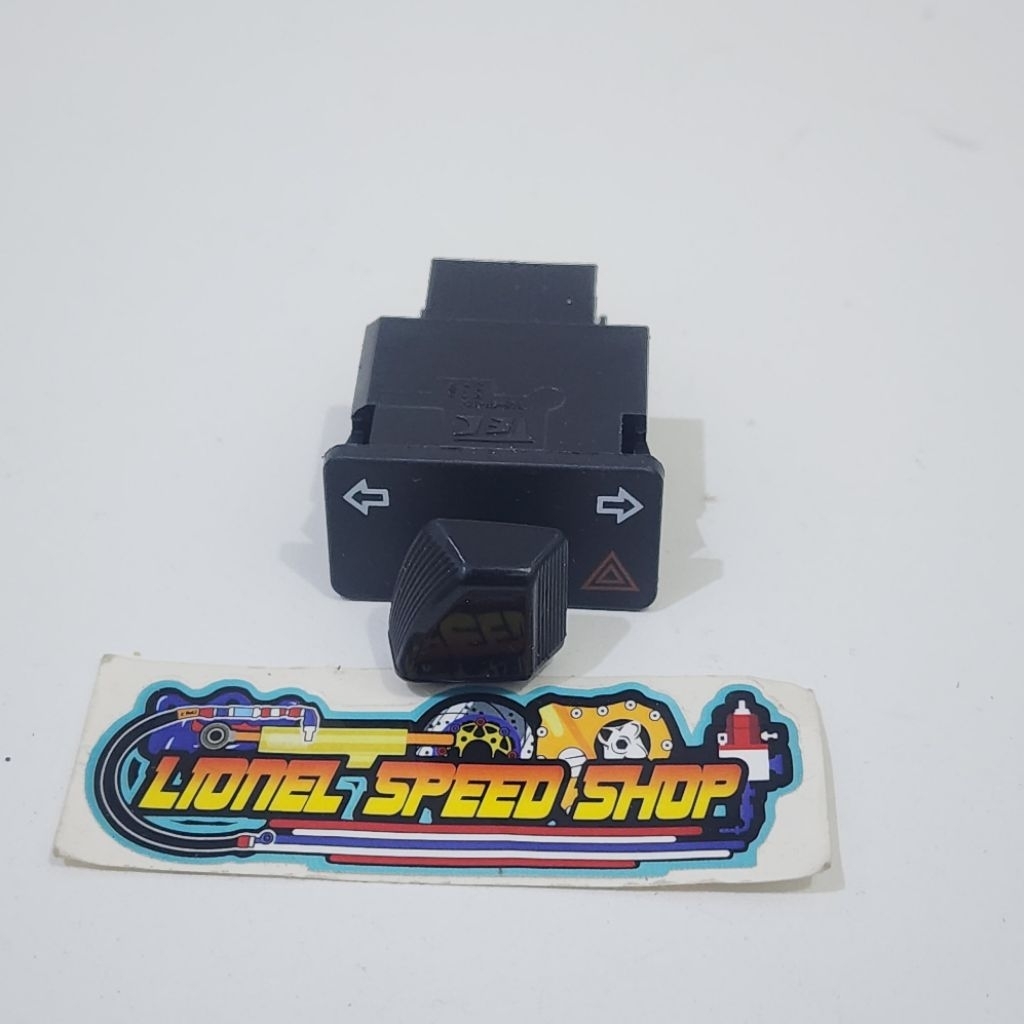 Saklar sein plus hazard honda 30mm 34mm trapesium saklar sen hazard 3cm beat vario scoopy