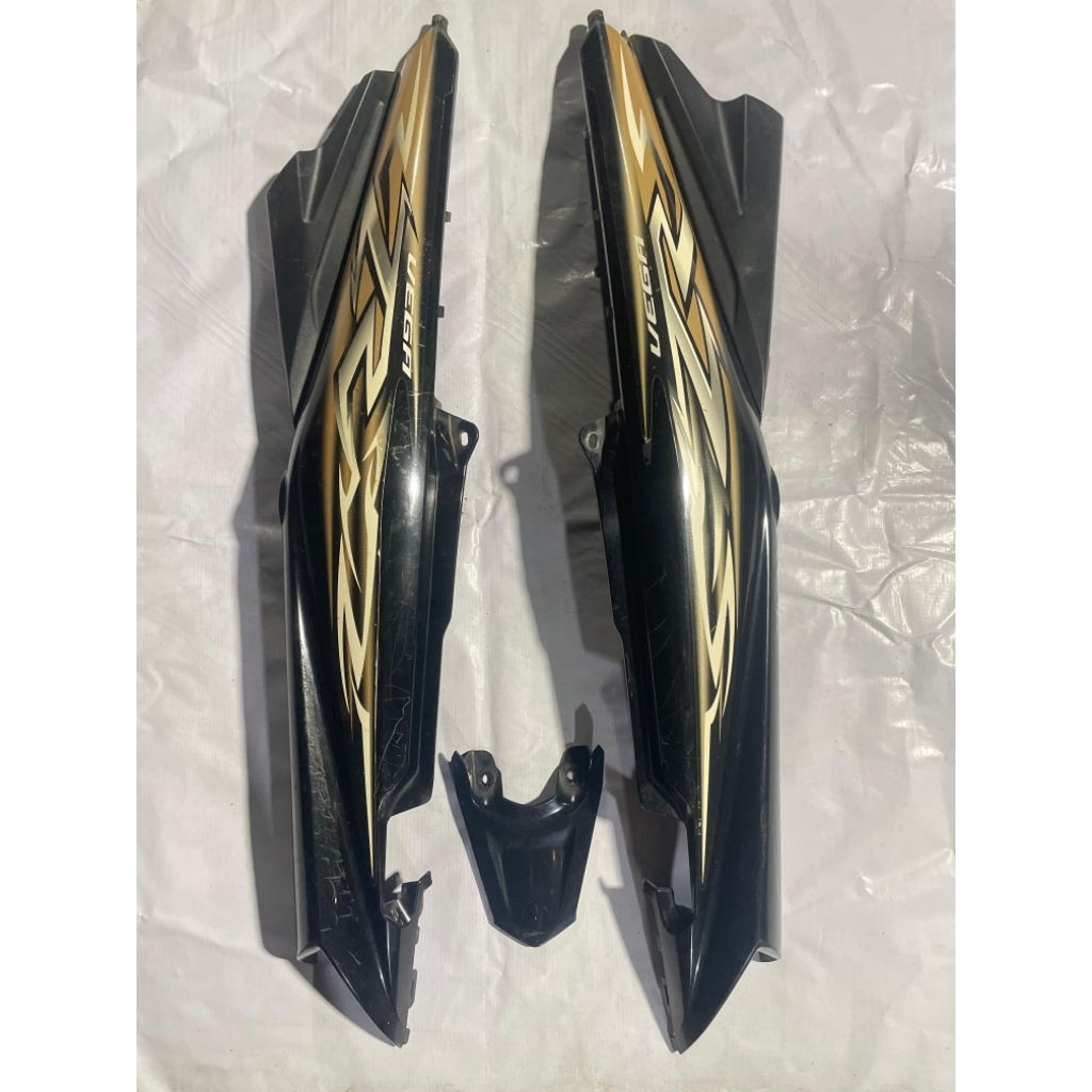COVER BODY BELAKANG SET YAMAHA VEGA ZR WARNA HITAM SECOND ORIGINAL