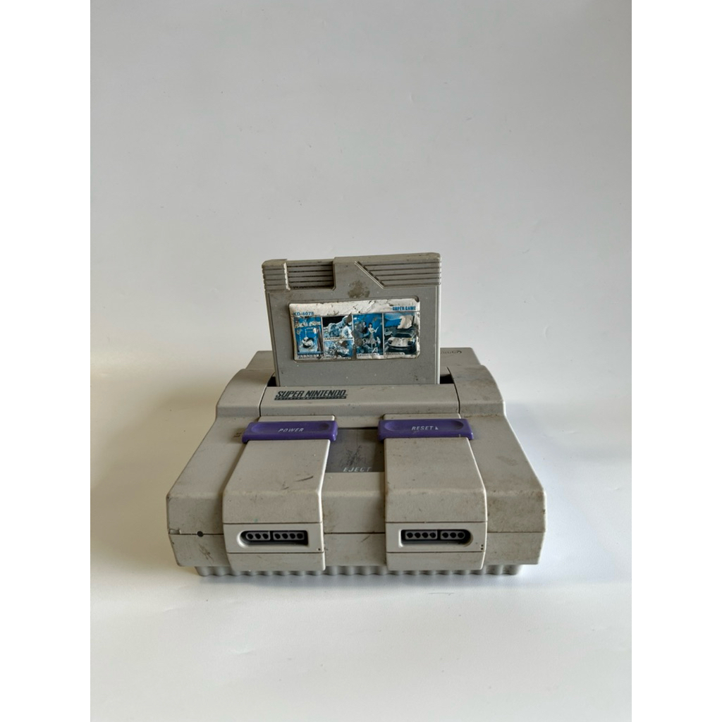 SUPER NINTENDO ENTERTAINMENT SYSTEM (SNES)