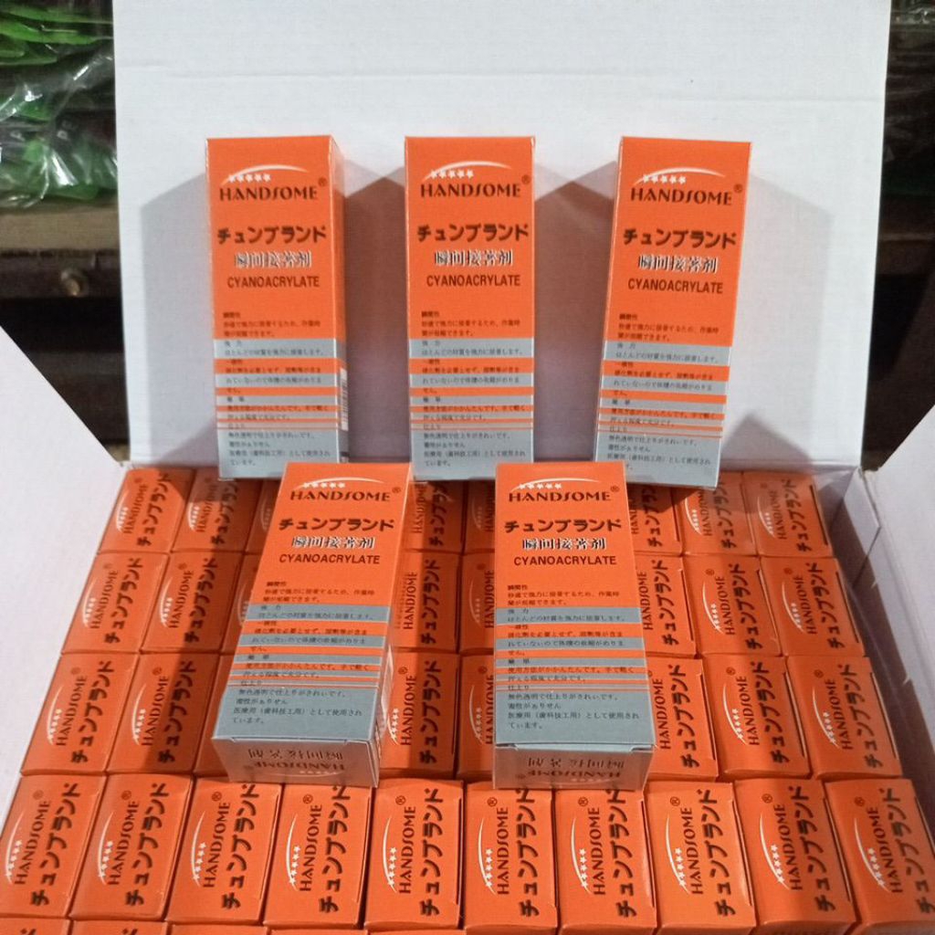 

Lem Korea Handsome/Lem Korea Per Box/ Lem Kuat Dan Tahan Lama