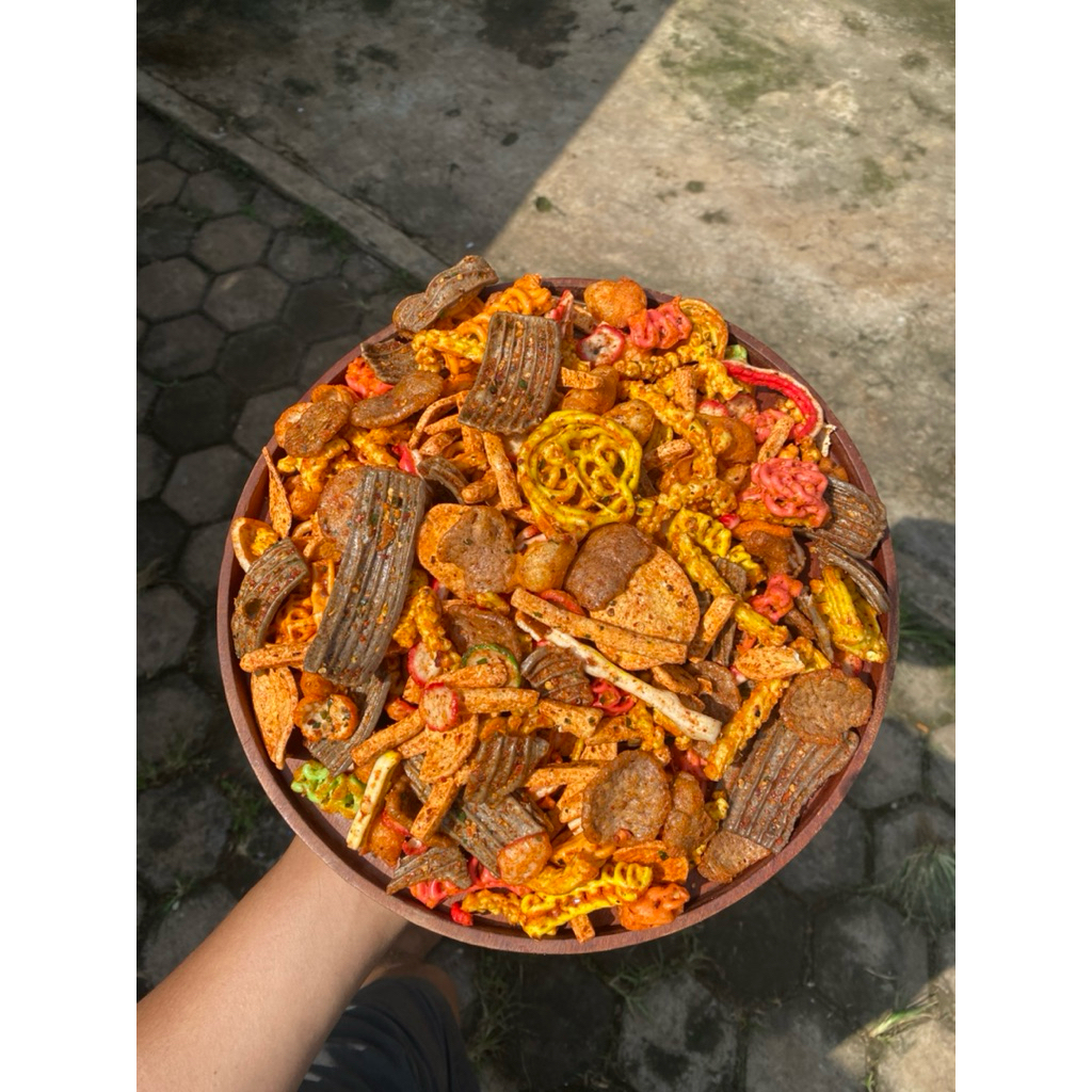 

Bella Belli Kerupuk Seblak Mix Pedas Gurih 1 Kg