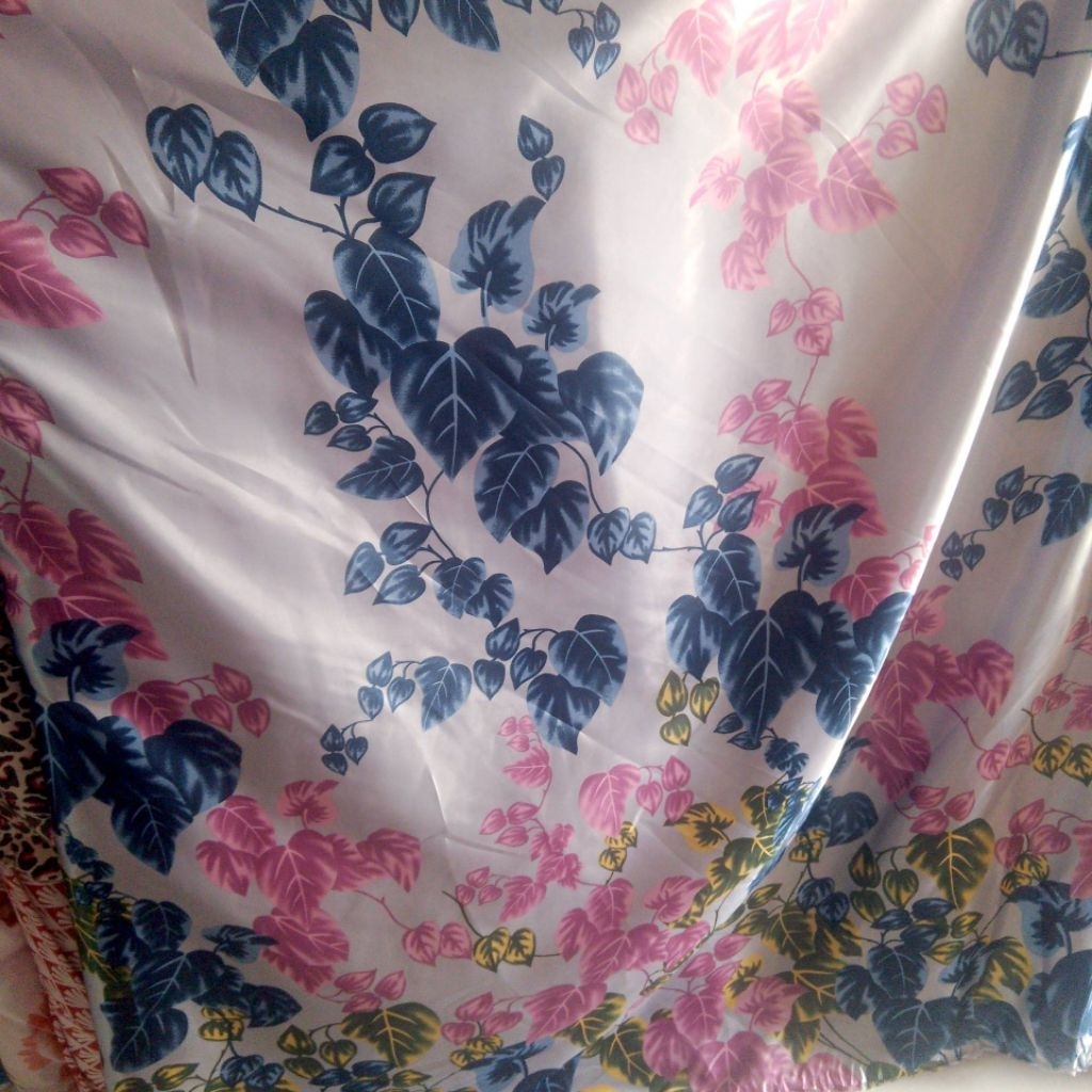 Kain Satin Silk Motif Bunga - (APT) - Kain Satin Silk Motif Premium+ Satin Silk Motif - Kain Bahan S