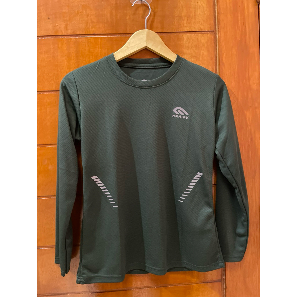 Baju olahraga brand “Maniak”