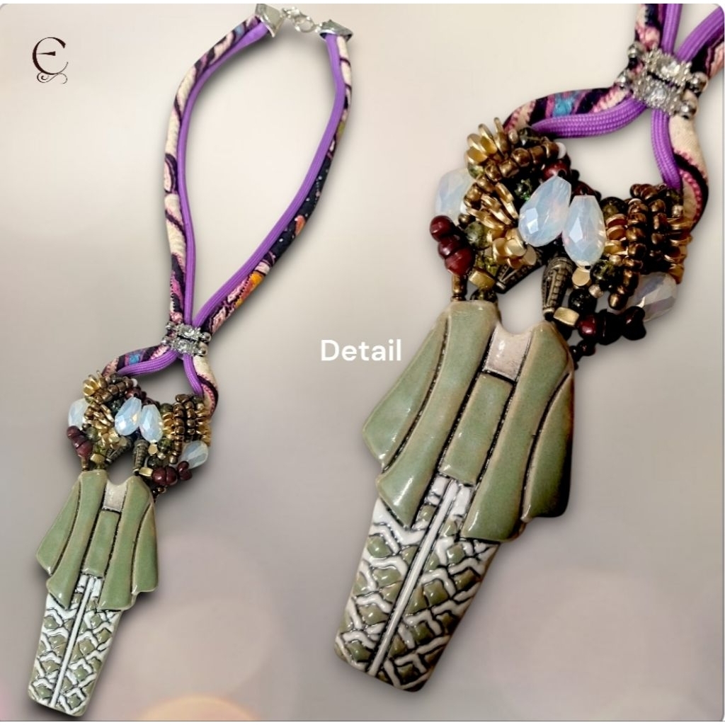 Kalung Batik bandul Keramik Lawang Sewu