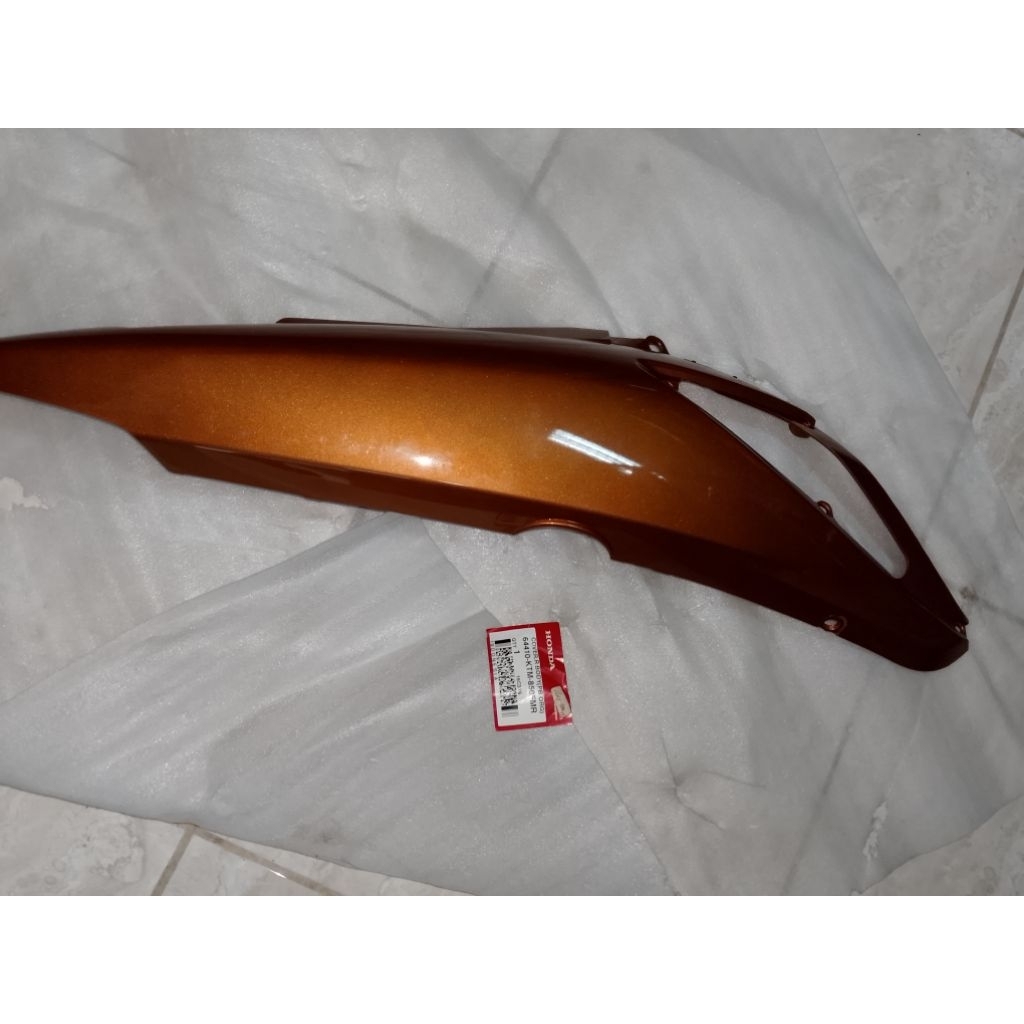 Cover Body Kanan Supra X 125 Karbu 64410-KTM-850FMR 64410-KTM-850FMT
