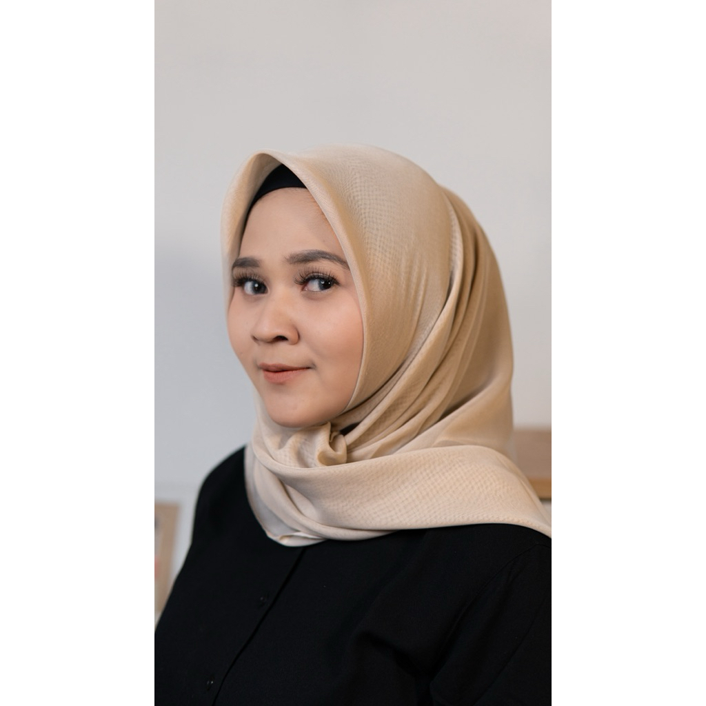 HIJAB PARIS JAPAN PREMIUM- HIJAB SEGI EMPAT PARIS JAPAN PREMIUM | JAHIT TEPI | SEGI EMPAT