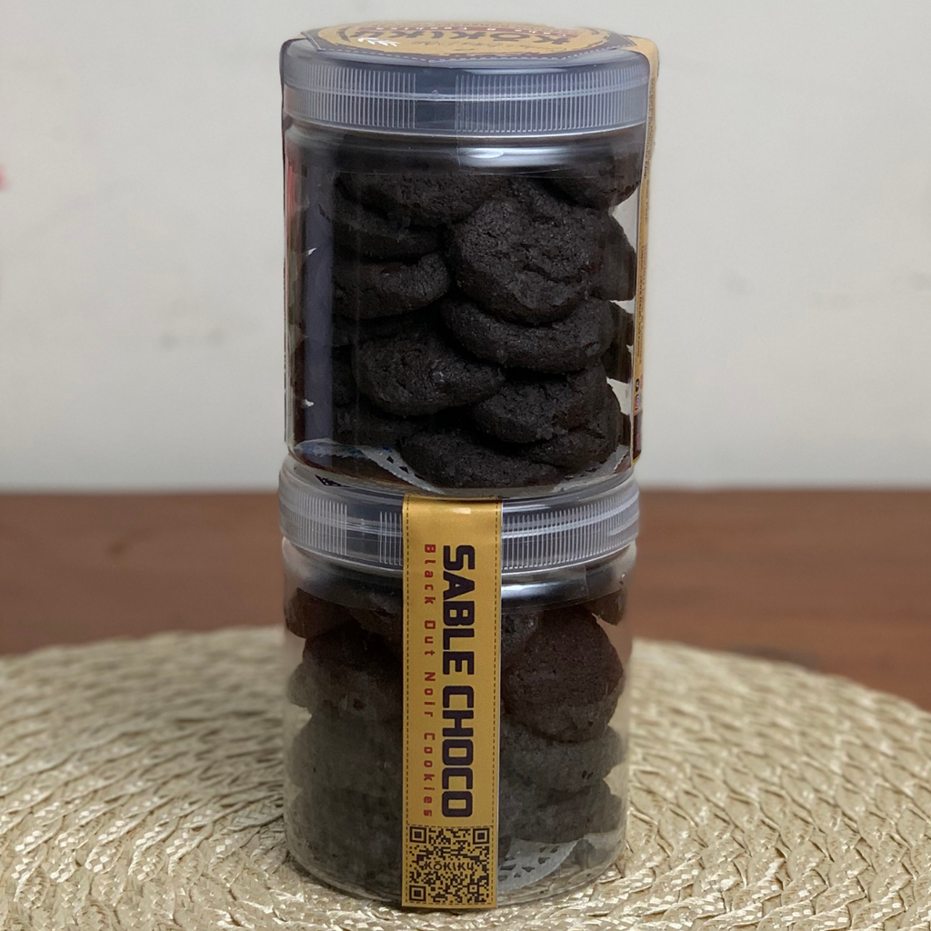 

Kukiku Sable Choco Cookies Kue Kering Premium Butter Toples Jar 600 ml 270 gram