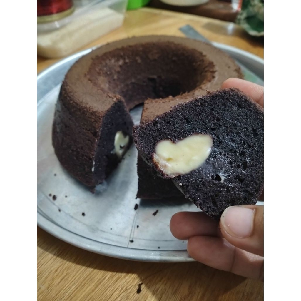 

Bolu ketan hitam panggang keju lumer cineng Thanz kitchen