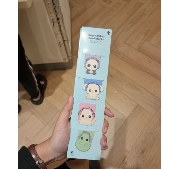 

Bookmark Magnet Buku
