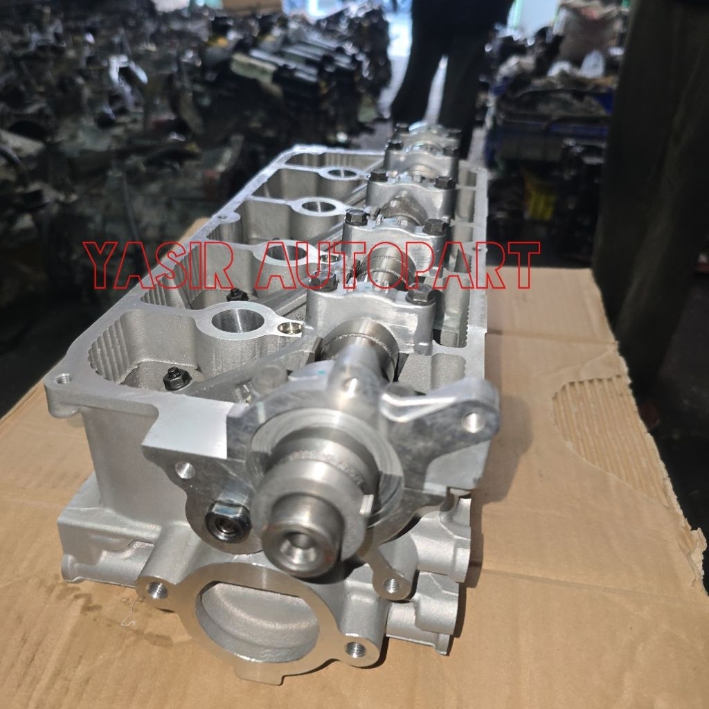 Cylinder Head Deksel Suzuki Apv Carry Futura Injec