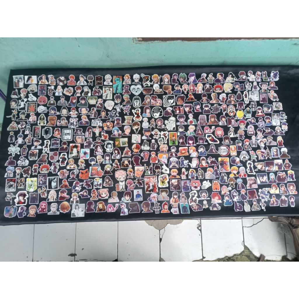 

Stiker anime random isi 10pcs