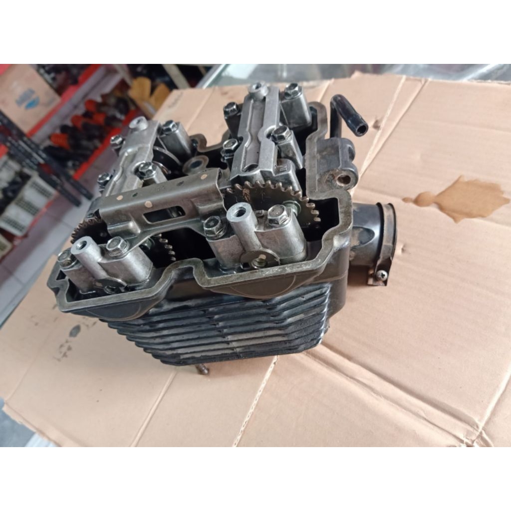kop/silinder head isi komplit satria fu