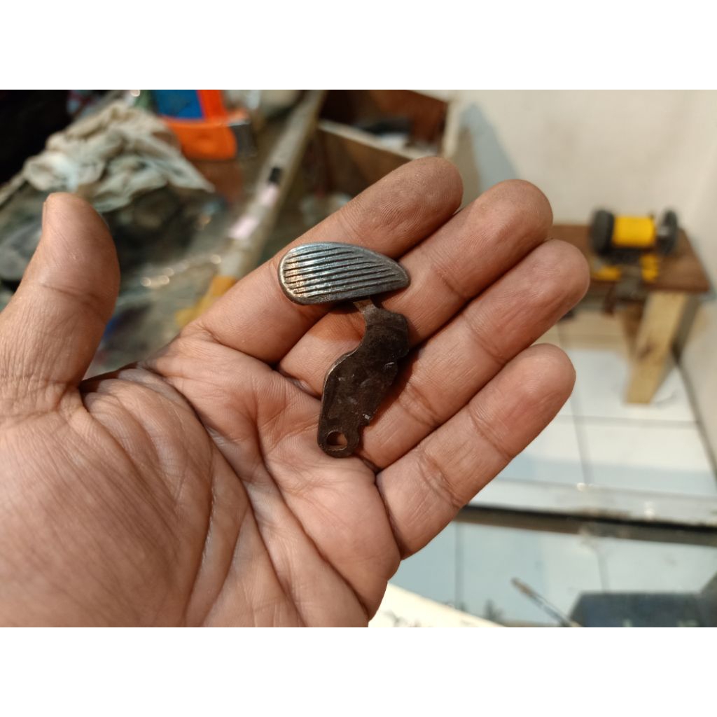 platuk jengger begasi / laci vespa vbb/vnb/vba original