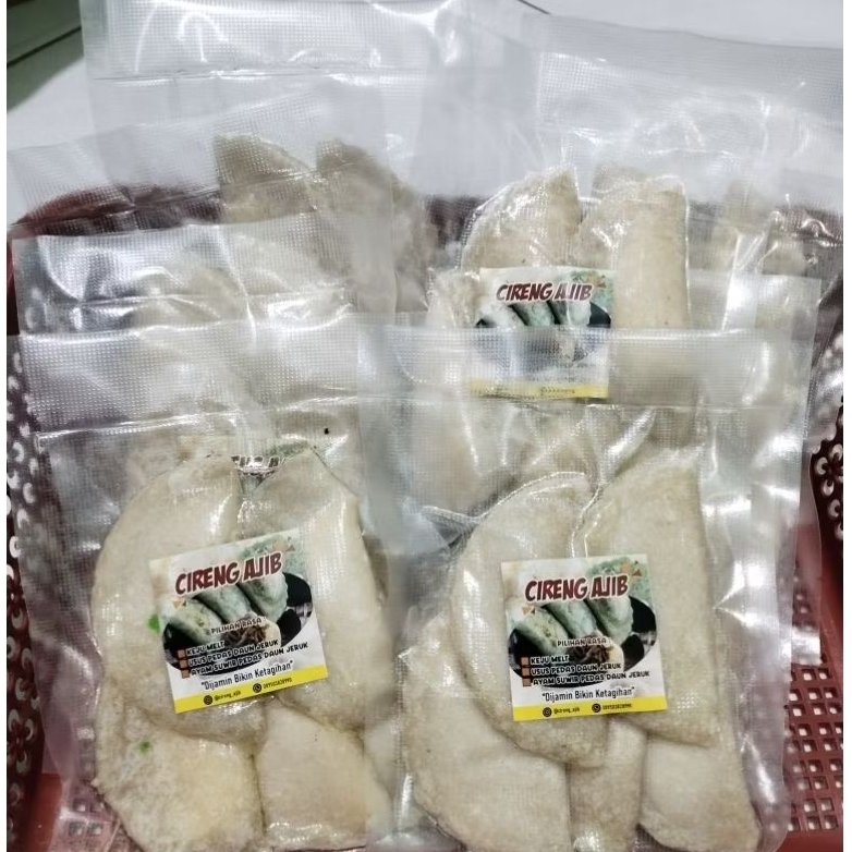 

CIRENG AJIB cireng ayam suwir pedas ukuran sedang 10cm 1 pack isi 5