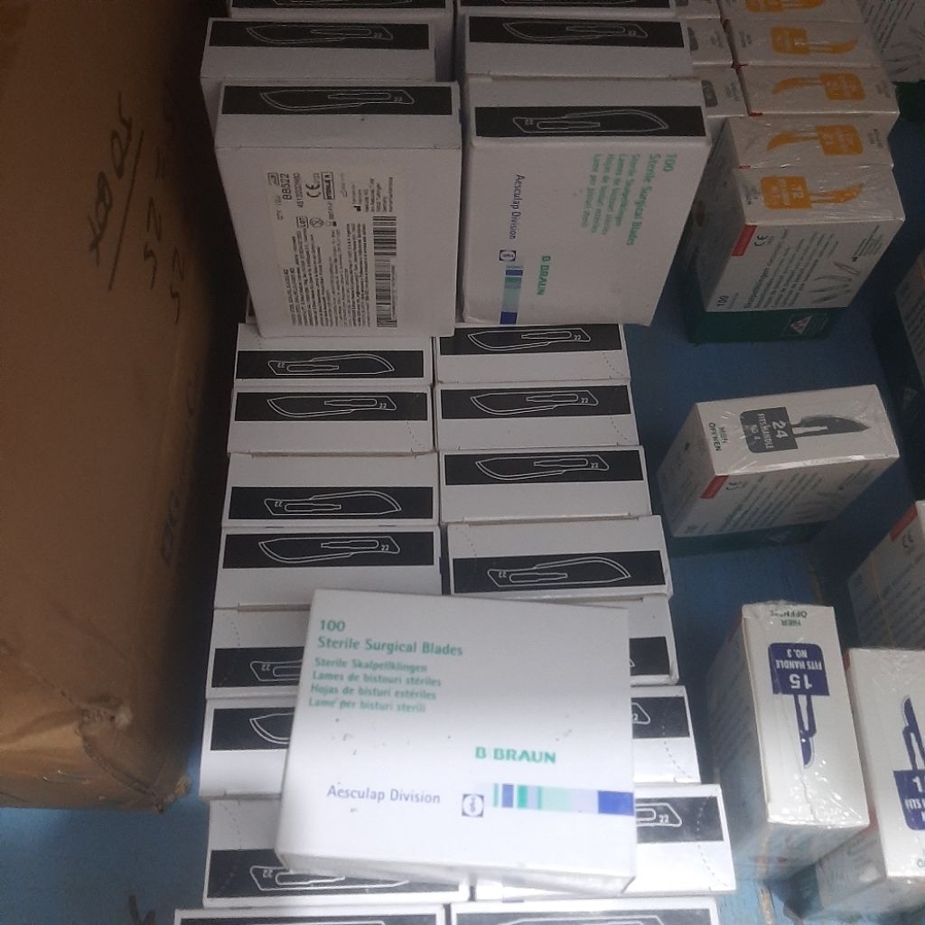 Bisturi Pisau Bedah Aesculap Kemasan Lama No 22