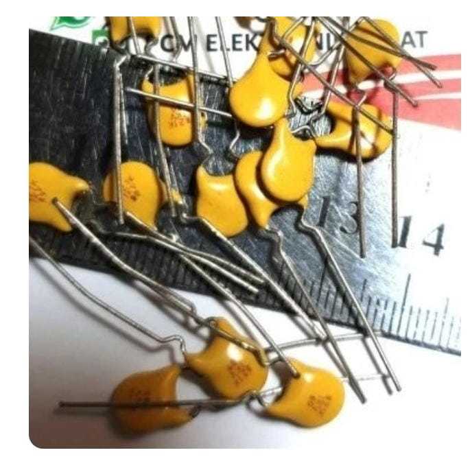 RF5690 New Capasitor Kapasitor Milar kancing 821 1kv 820 piko 1000 volt by PCM LTC GLODOK