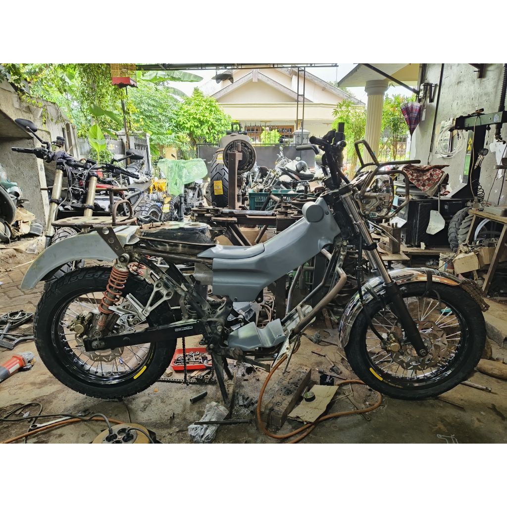 Rolling sasis CT 125 custom tinggal naik mesin rangka Honda Revo lama