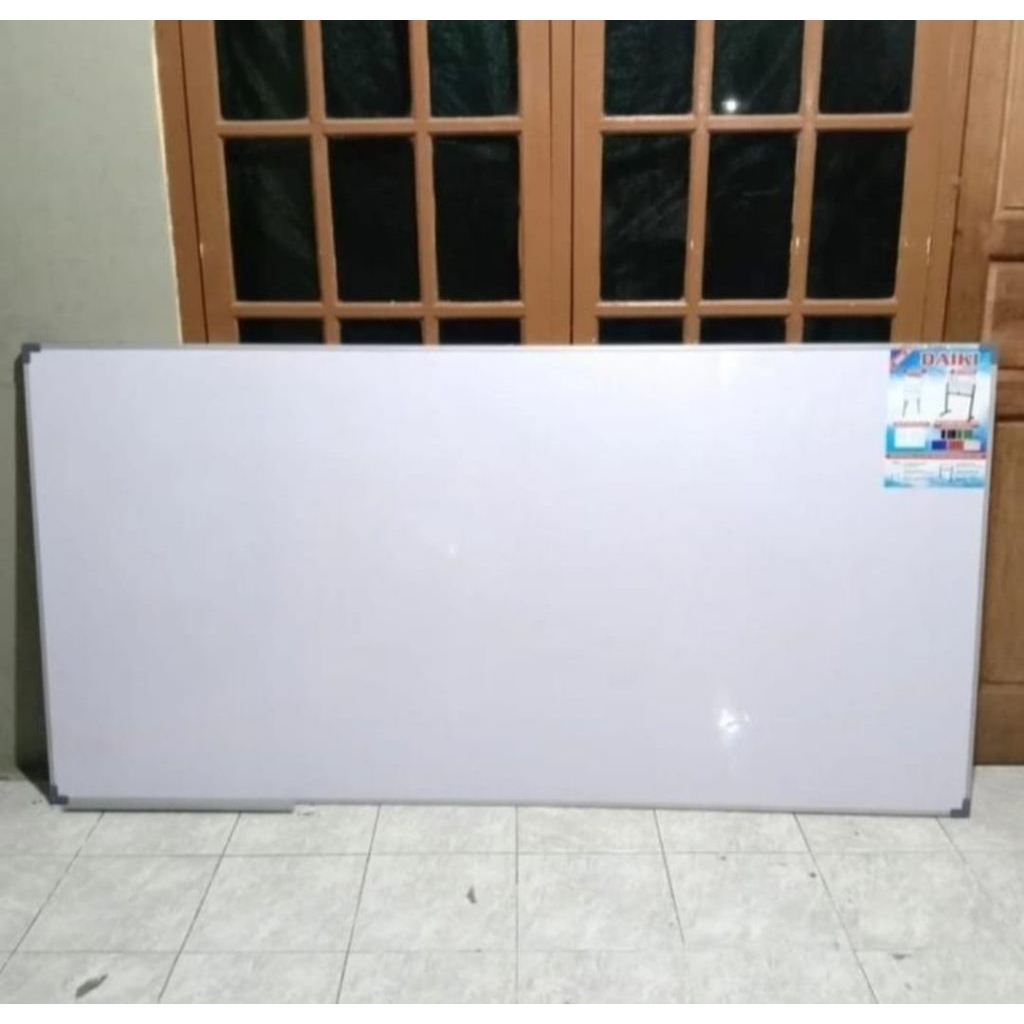 

Daiki Papan Tulis White Board Non-Magnetik Bahan HPL Ukuran 100 x 150 cm / 100 x 200 cm.
