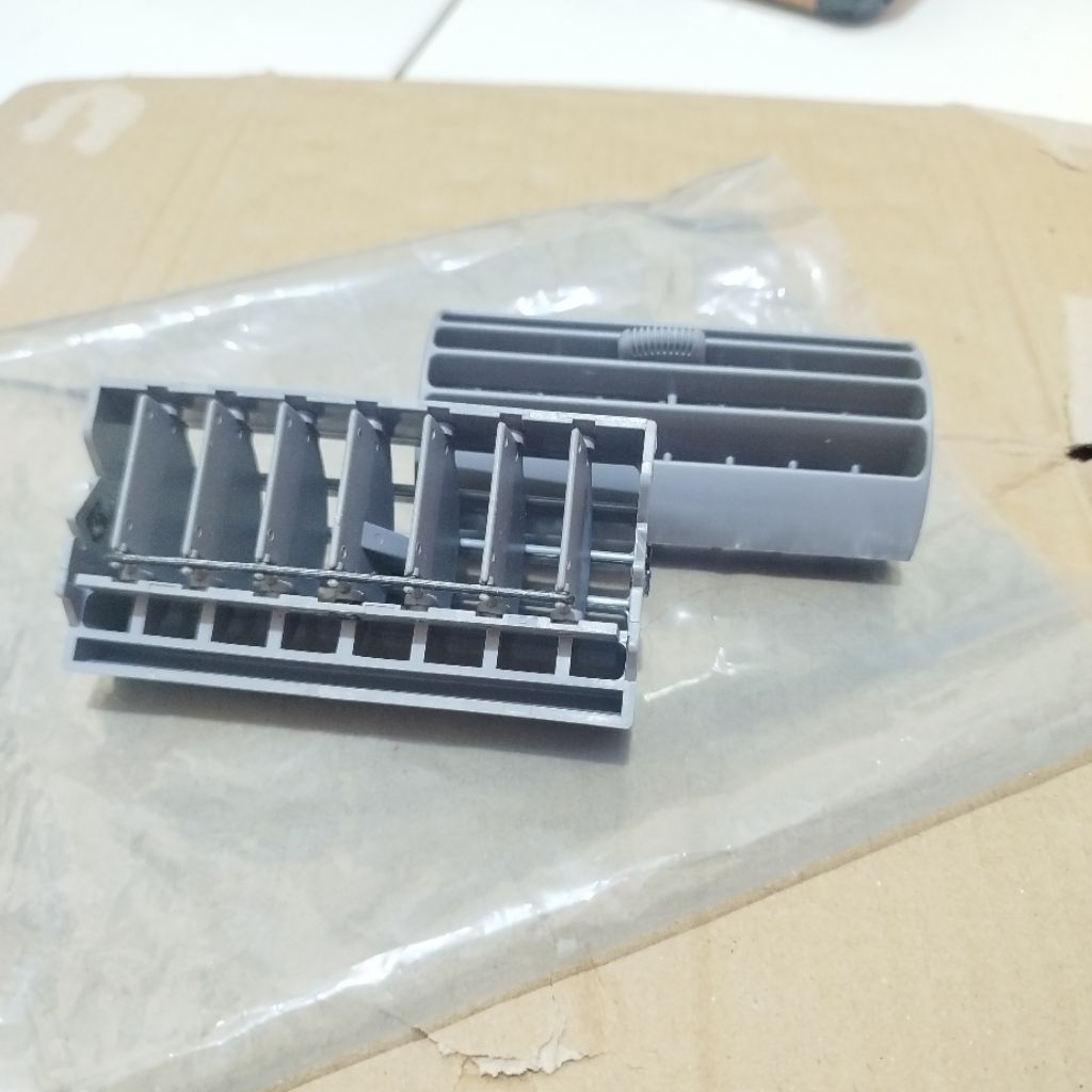 KISI KISI AC BELAKANG KIJANG KAPSUL