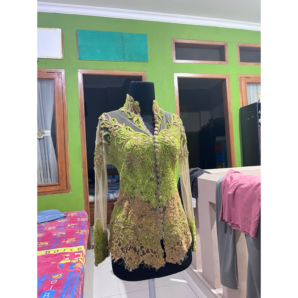 Preloved kebaya penyanyi full payet hijau lemon