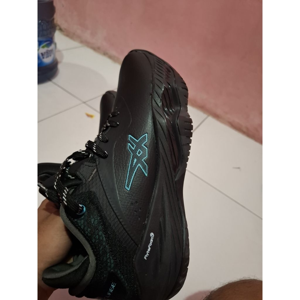 sepatu volly/basket second